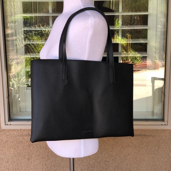 NWOT - VINCE CAMUTO VEGAN LEATHER TOTE BAG - Picture 3 of 5